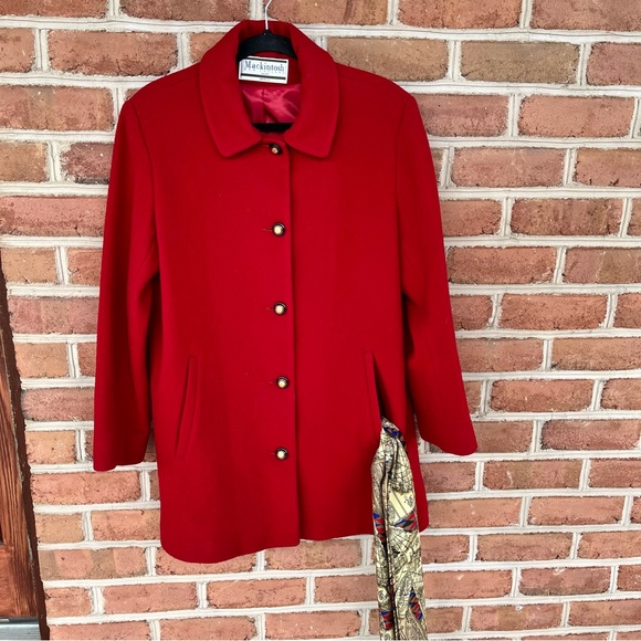 Red tailored vintage wool peacoat with matching scarf. Aprox size Medium - Picture 2 of 11
